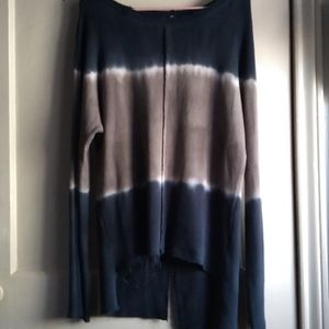 Mona B ladies sweater size medium